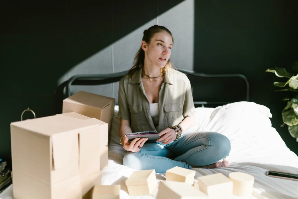 cirron girl with received boxes